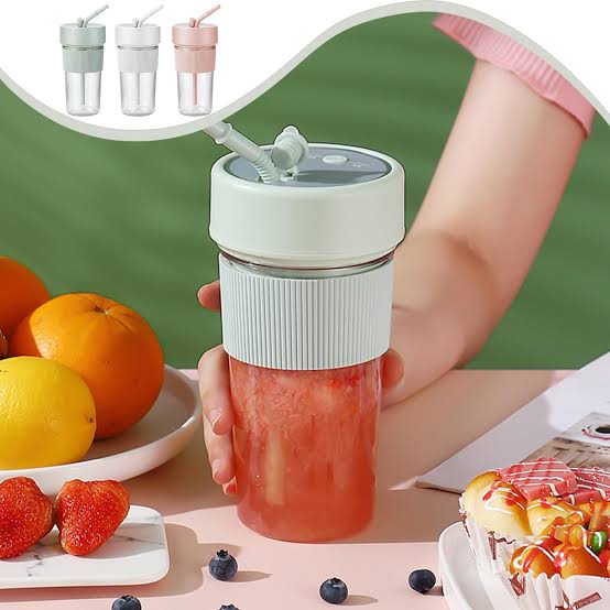 Mini Juicer with Straw